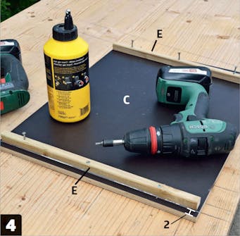 Skru og lim de to falslister til robotplæneklipper garage fast Skru og lim de to falslister til garage til robotplæneklipper fast